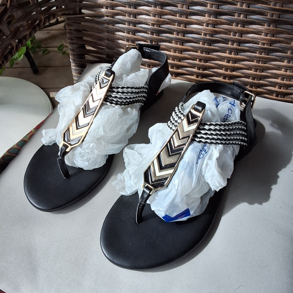 Juicy Couture Black and Gold Women's Sandals Sz9 Worn 1 Time!